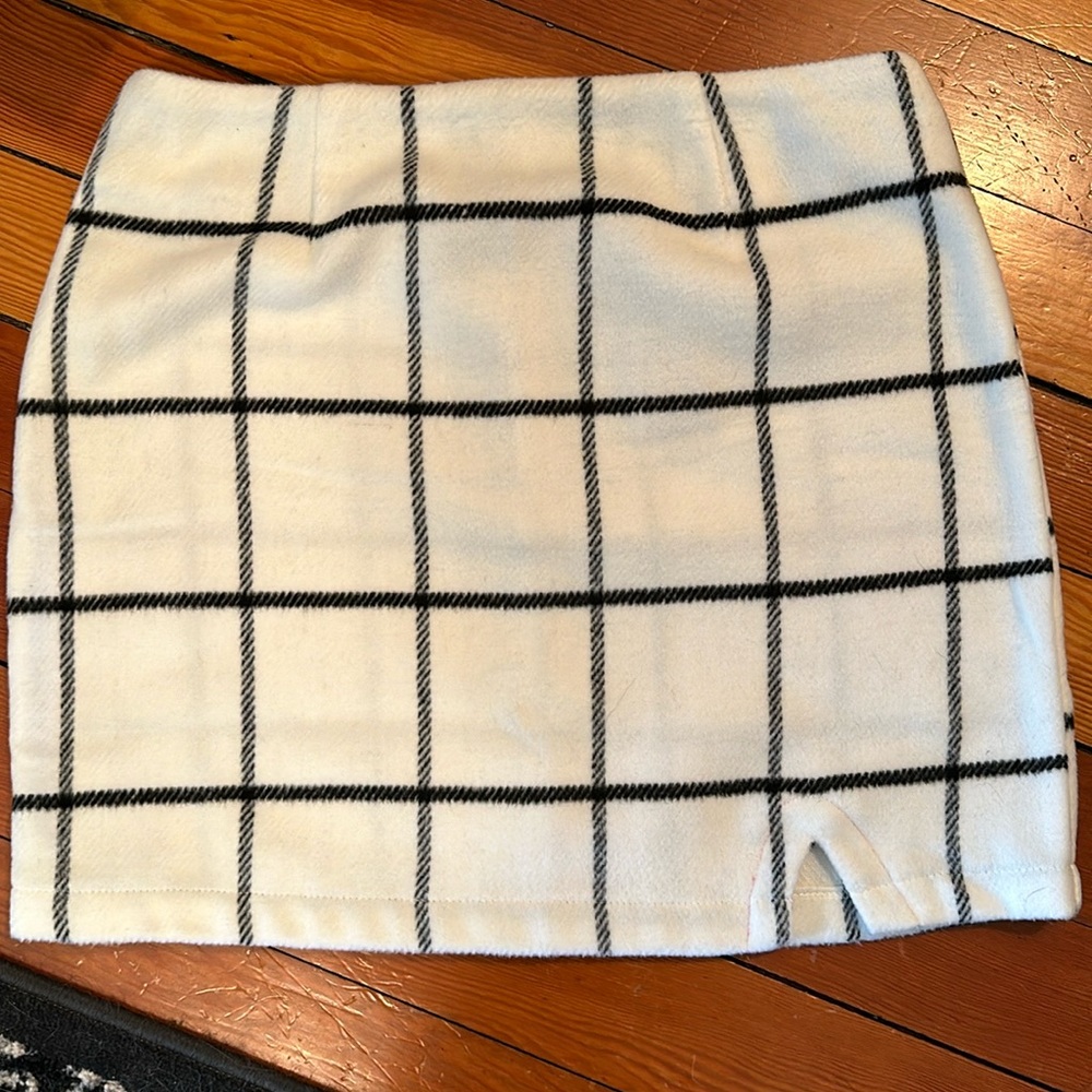 Lulus Checkered White and black miniskirt